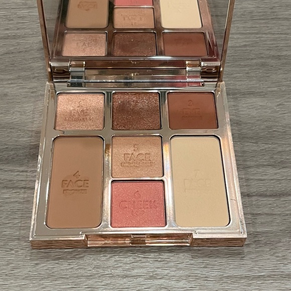 Charlotte Tilbury Instant Look of Love in A Palette Glowing Beauty - Picture 3 of 4